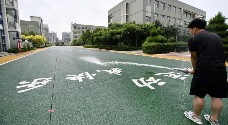 Vỉa hè và mặt đường thấm nước có thể giảm tình trạng lũ lụt, đồng thời giảm nhiệt độ đô thị. Ảnh: Tân Hoa xã/DW.